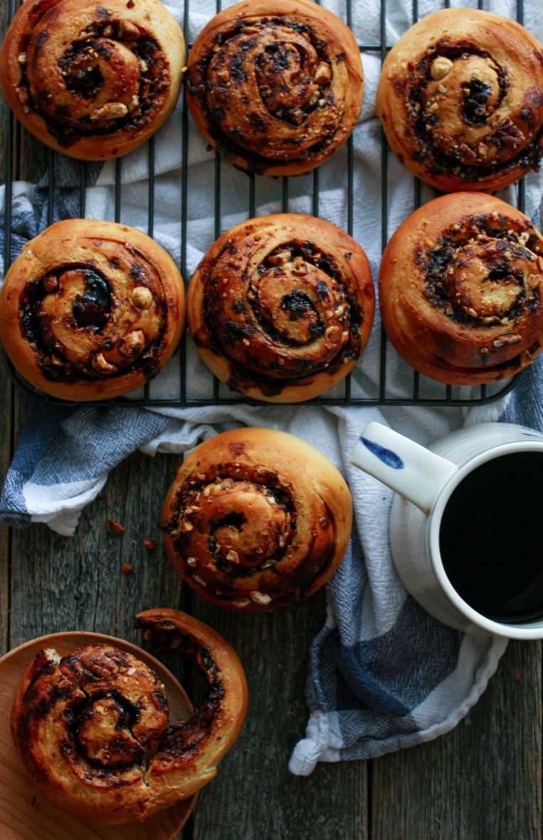 Coffee Baileys Irish cream cinnamon roll by Kexin